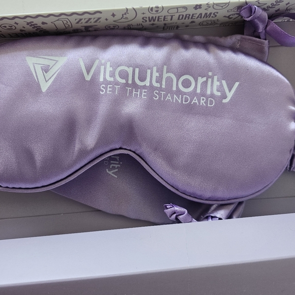 Vitauthority Lavender Padded Satin Sleep Mask With Storage Bag Brand New - Picture 3 of 6